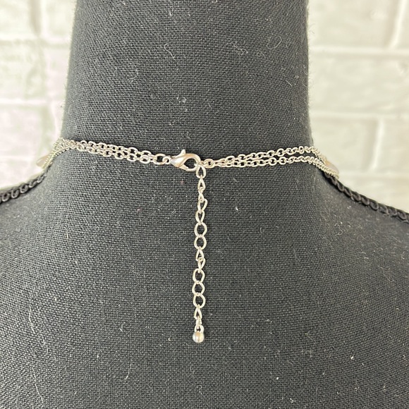 🌟Host Pick🌟 VINTAGE TEAR DROP DOUBLE STRAND NECKLACE SILVER AND OPAQUE - Picture 4 of 5
